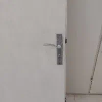 ۲ عدد درب سرویس با قفل ودستگیره
