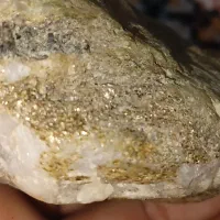 اولی سنگ کوآرتز روکش طلا
