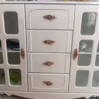 کمد و میز آرایشی تمیز