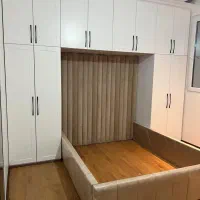 لمسه . دیوارکوب . تخت خواب . رویه کوبی مبلمان