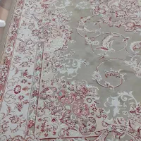 فرش کرمی گل برجسته