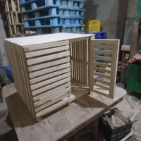 قفس چوبی