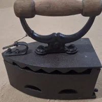 اتو ذغالی و چرخ گوشت دستی