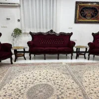 مبل ۹ نفره کلاسیک باجلومبلی و دوعدد عسلی درحد نو