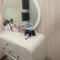 تخت دونفره با پاتختی و میز آرایش