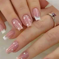 تخفیف کاشت ناخن ۴۰۰