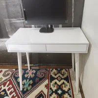 میز تحریر و لپ تاپ طرح جدید