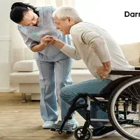 کارگر خانم برای پرستاری