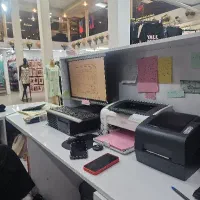 فروشنده خانم