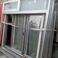 در و پنجره المنیوم  تمیزو قابل استفاده
