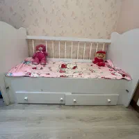 فروش فوری زیرقیمت دو تخت کودکی تشک وکمد لباس