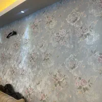 کاغذ دیواری ساده و طرح دار