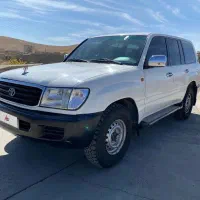 تویوتا لندکروز ۱۰۰