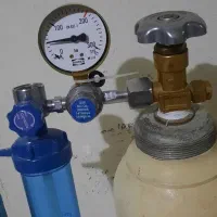 کپسول اکسیژن ۱۰لیتری همرا بامانومتر درحدنو