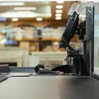 صندوقدار فروشگاه مواد غذایی