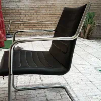 صندلی با جنسه آهن