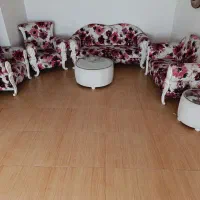 مبل ۷ نفره با میز و ۲ عدد عسلی کناری