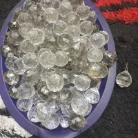 حدودا ۴۰ کیلو کریستال های مختلف