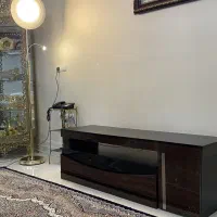 میز تلویزیون هایگلاس براق