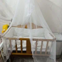 تخت کنارمادر