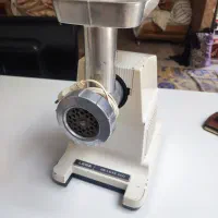 چرخ گوشت قدیمی ایتالیایی مارک tesa