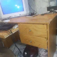 میز کار وکامپیوتر