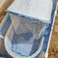 تخت و گهواره نوزاد