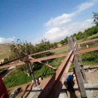 جوشکاری اسکلت وخورده کاری انجام میشود و