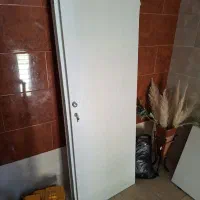 درب چوبی کمد دیواری