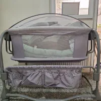 تخت کنار مادر برقی