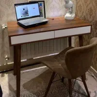 میز تحریر مینیمال