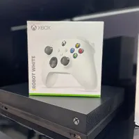 xbox one x همراه با دو دسته و فول بازی