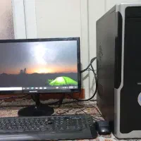 کامپیوتر با مانیتور LED