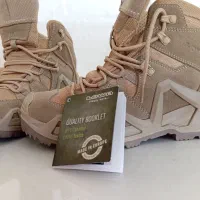 نیم بوت کوهنوردی و طبیعت گردی اورجینال lowa