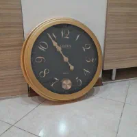 ساعت دیواری