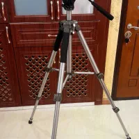 سه پایه اورجینال دوربین عکاسی برند weifeng