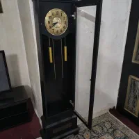 یک عدد ساعت ایستاده دست دوم به فروش میرسد