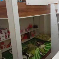 تخت‌دو‌طبقه‌نوجوان