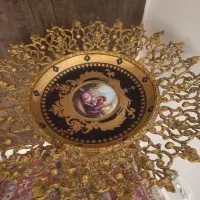 میوه خوری کنار سالنی