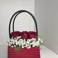 باکس گل اقتصادی رز همراه تزیین ( گلاریس )