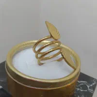 اکسسوری انگشتر طلایی بالدار زنانه رنگ ثابت