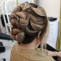 آموزشگاه زیبایی و سالن زیبایی vipرها