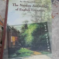 کتاب ادبیات انگلیس  Norton Anthology of Englishe