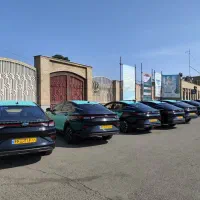 راننده با خودرو سواری در اختیار شرکت دارویی