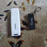 دوعدد فلش ۱۶و۳۲ گیگ به قیمت ۱ فلش ۱۶ گیگ