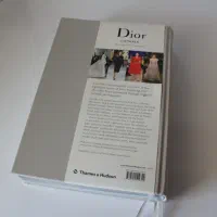 کتاب اورجینال dior catwalk (مخصوص طراحان لباس)