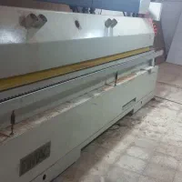 لبه چسبان