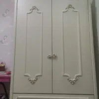 کمد لباس و ویترین مناسب سیسمونی