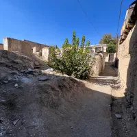 زمین با ملک متروکه