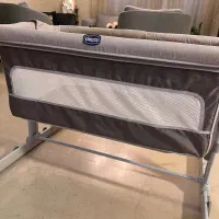 تخت کنار مادر